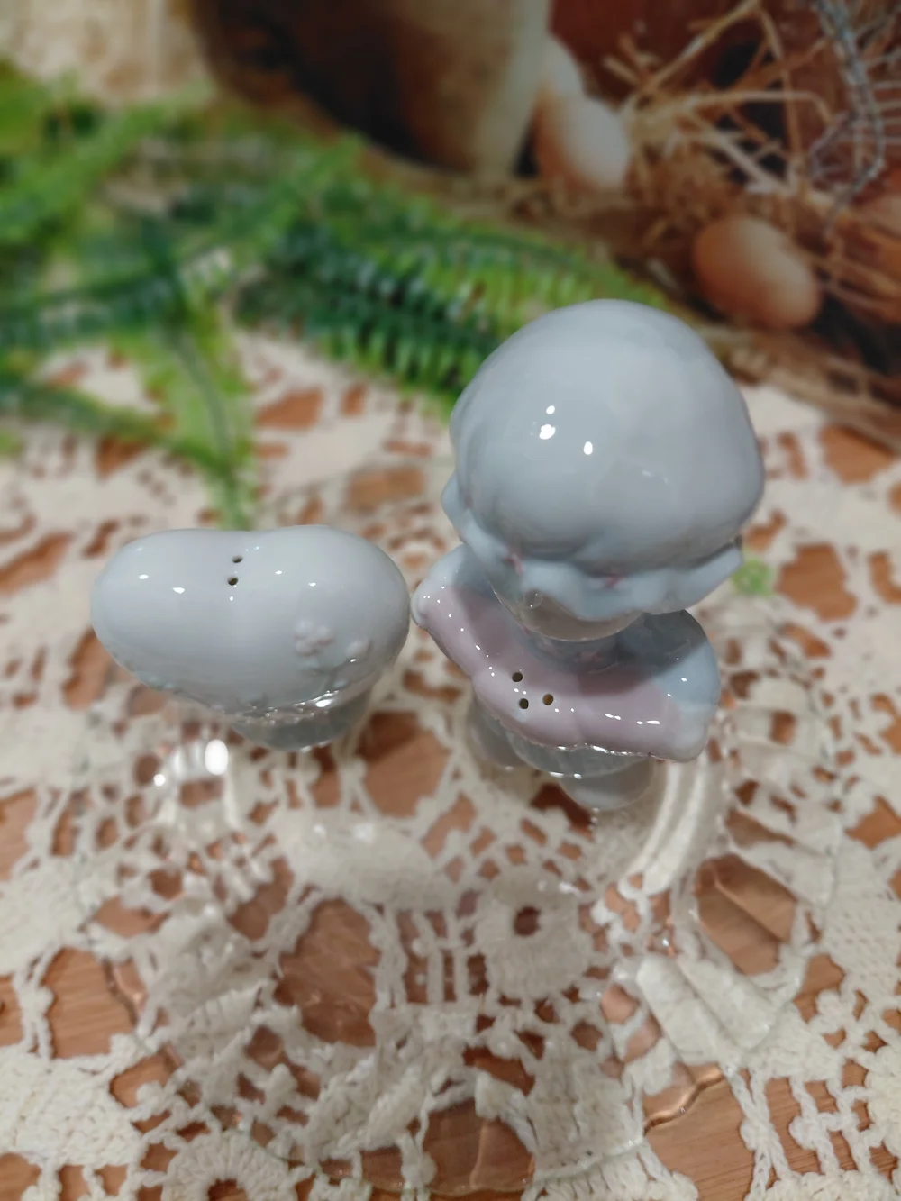 Precious Moments Pastel Blue & Pink Heart Figurine Salt and Pepper Set
